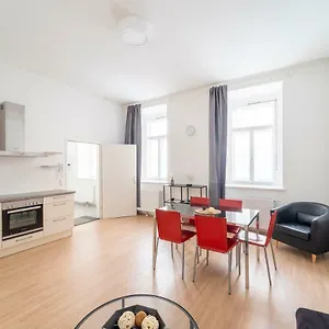 https://starhemberg-county-contactless-check-in-apartment.vienna-besthotels.com